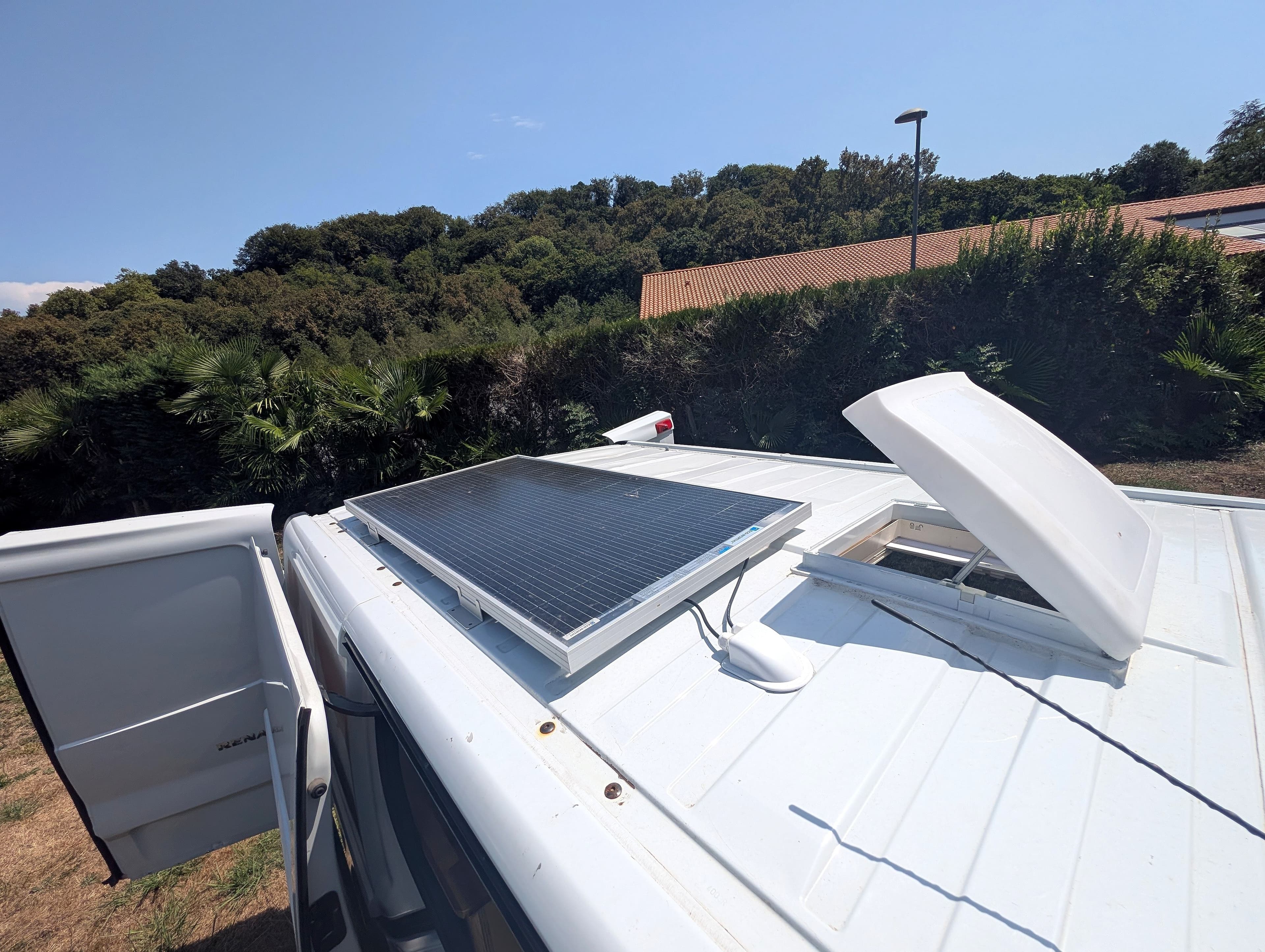 Jupiter — panneau solaire sur le toit, autonomie électrique